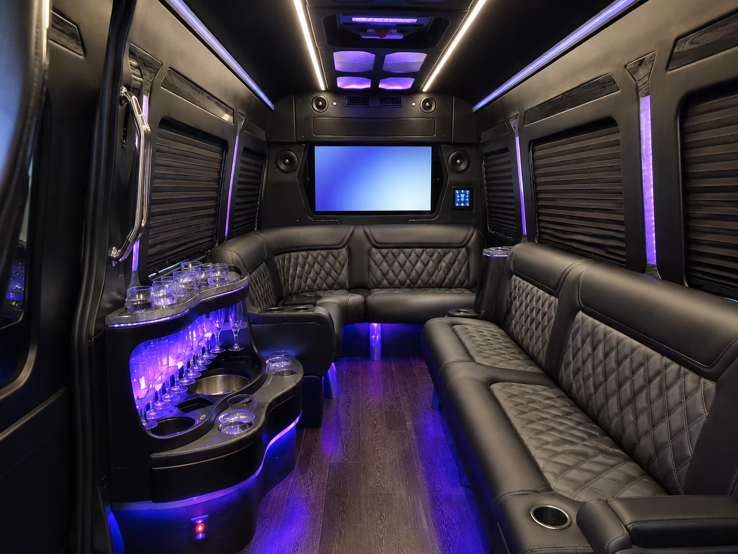 for quick and easy charleston and myrtle beach group travel columbiacharterbuscompany com has you covered